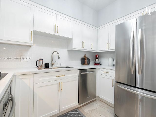 322 Madeira Avenue 405, Coral Gables, FL 33134