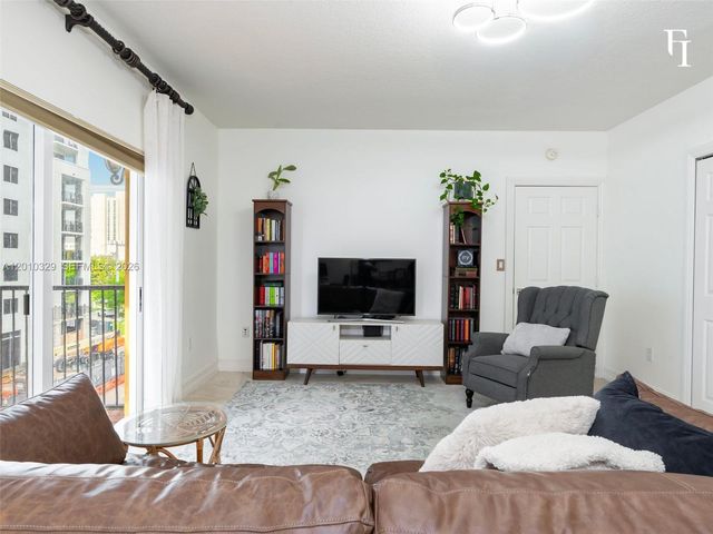322 Madeira Avenue 405, Coral Gables, FL 33134