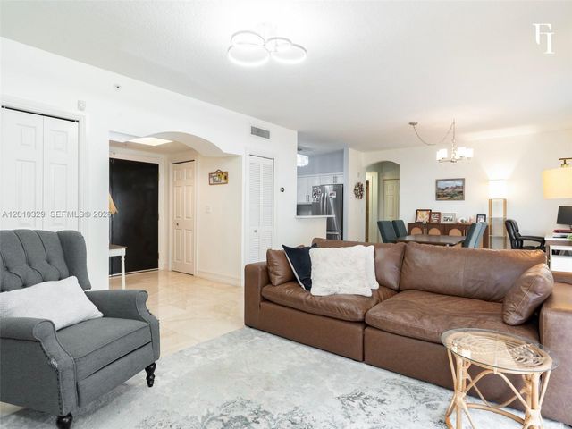 322 Madeira Avenue 405, Coral Gables, FL 33134