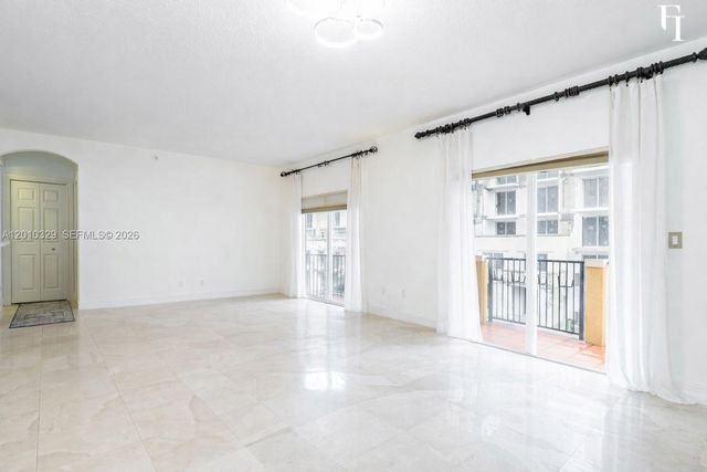 322 Madeira Avenue 405, Coral Gables, FL 33134