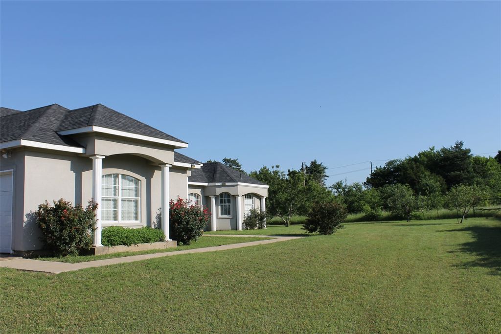 2220 Keefer Road, Pottsboro, TX 75076