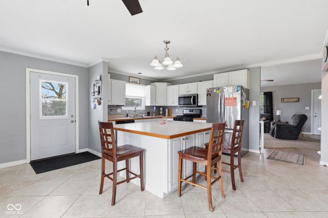 174 S 950 E, Greentown, IN 46936
