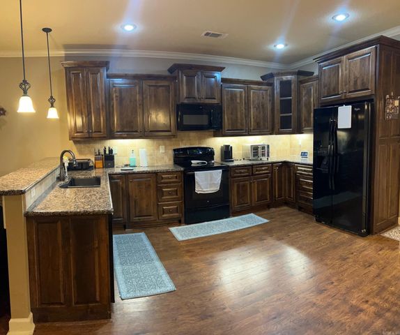 5 Southpointe, Searcy, AR 72143
