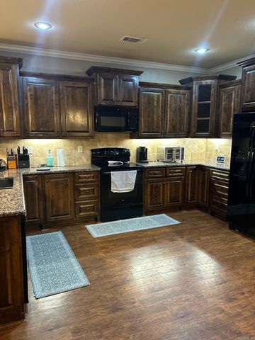 5 Southpointe, Searcy, AR 72143