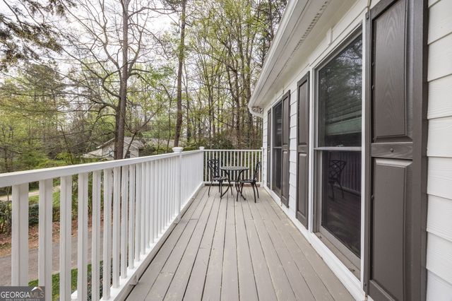 916 Andover Court, Woodstock, GA 30188