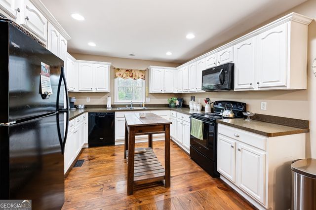 916 Andover Court, Woodstock, GA 30188