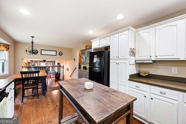 916 Andover Court, Woodstock, GA 30188