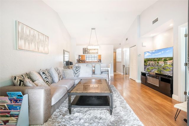 404 Republic Court 404, Deerfield Beach, FL 33442