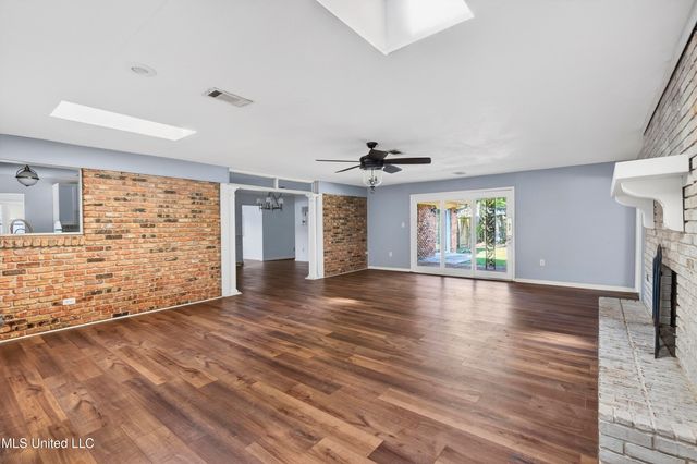 392 Porter Avenue, Biloxi, MS 39530