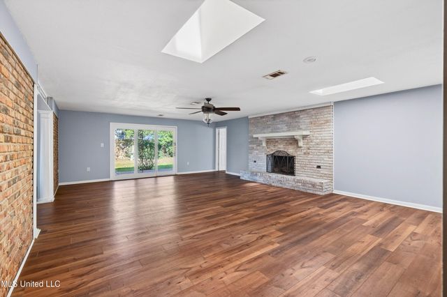 392 Porter Avenue, Biloxi, MS 39530