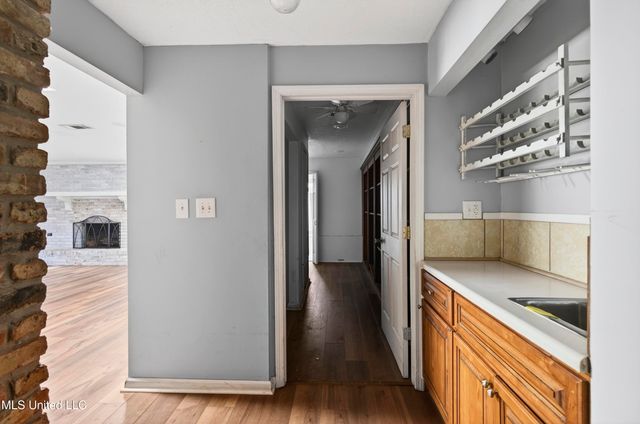 392 Porter Avenue, Biloxi, MS 39530