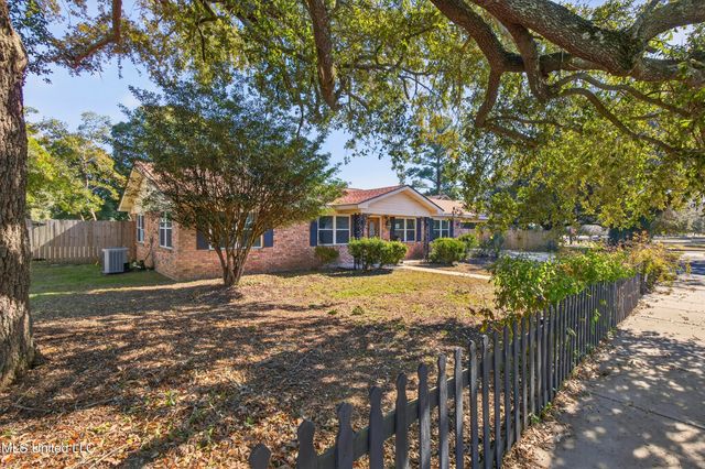 392 Porter Avenue, Biloxi, MS 39530