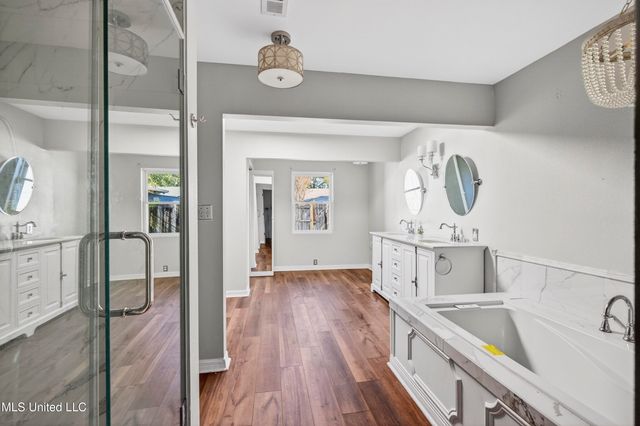 392 Porter Avenue, Biloxi, MS 39530