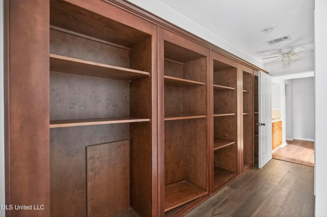 392 Porter Avenue, Biloxi, MS 39530