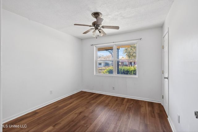 392 Porter Avenue, Biloxi, MS 39530