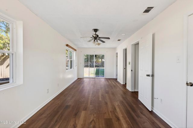 392 Porter Avenue, Biloxi, MS 39530