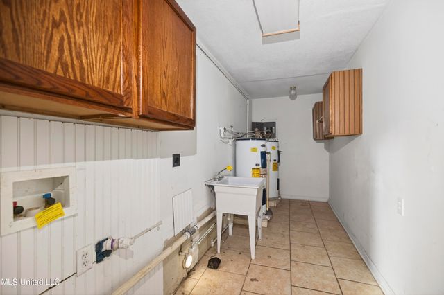 392 Porter Avenue, Biloxi, MS 39530