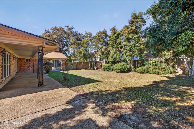 392 Porter Avenue, Biloxi, MS 39530