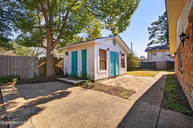 392 Porter Avenue, Biloxi, MS 39530