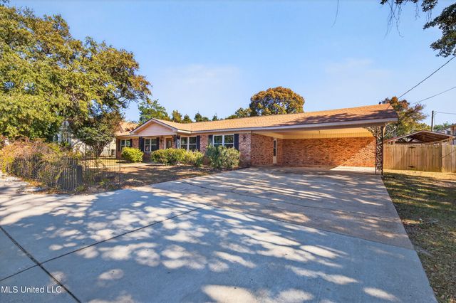 392 Porter Avenue, Biloxi, MS 39530