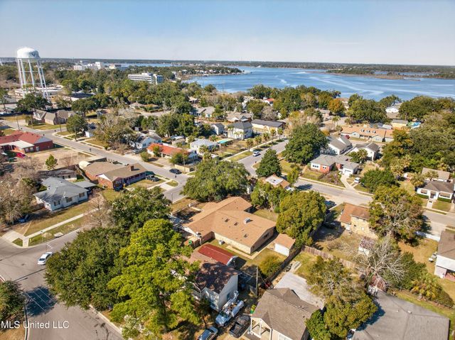 392 Porter Avenue, Biloxi, MS 39530