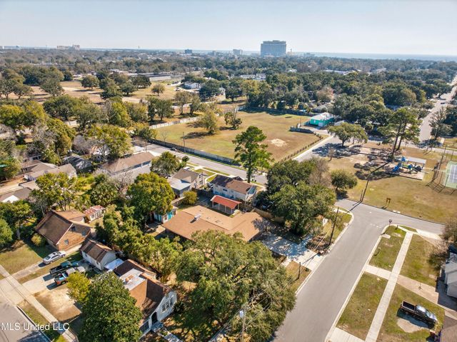 392 Porter Avenue, Biloxi, MS 39530