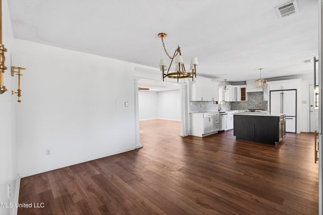 392 Porter Avenue, Biloxi, MS 39530