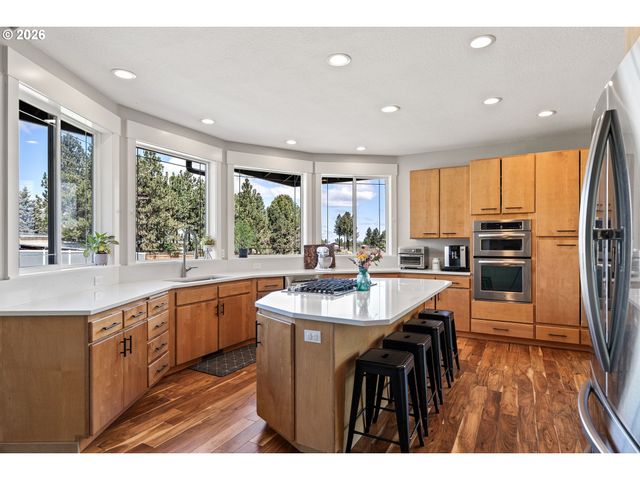 61885 WARD Rd, Bend, OR 97702