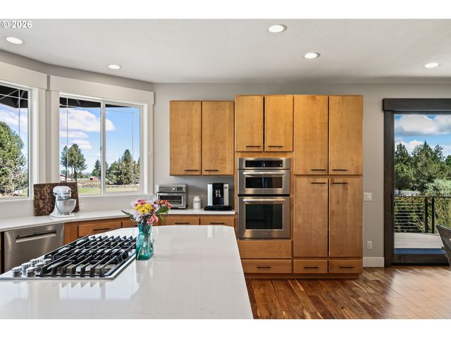 61885 WARD Rd, Bend, OR 97702