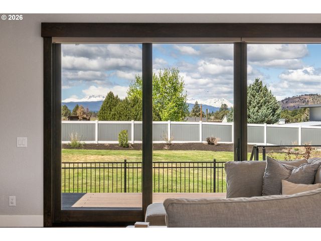 61885 WARD Rd, Bend, OR 97702