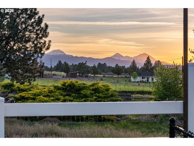 61885 WARD Rd, Bend, OR 97702