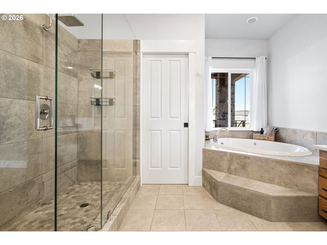 61885 WARD Rd, Bend, OR 97702