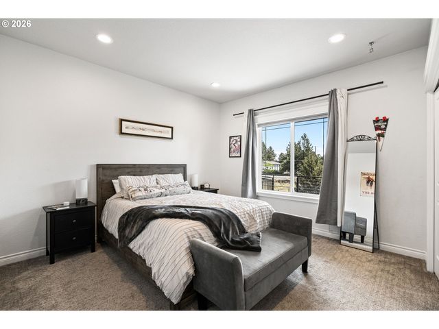 61885 WARD Rd, Bend, OR 97702