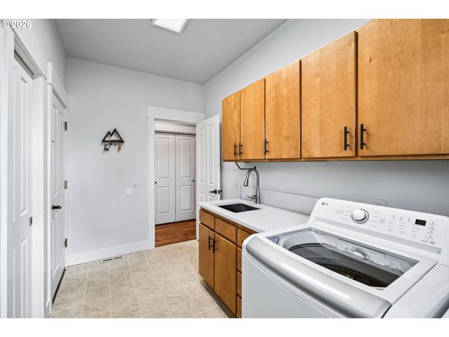 61885 WARD Rd, Bend, OR 97702