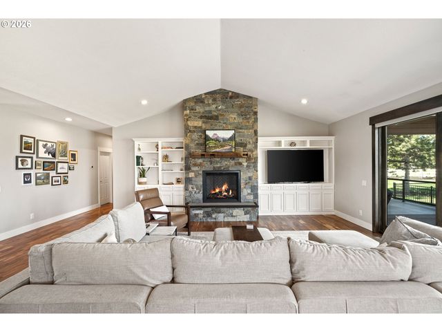 61885 WARD Rd, Bend, OR 97702