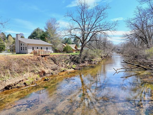 195 Rivers Edge Drive, Hayesville, NC 28904