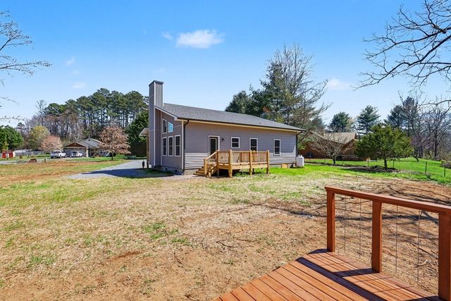 195 Rivers Edge Drive, Hayesville, NC 28904