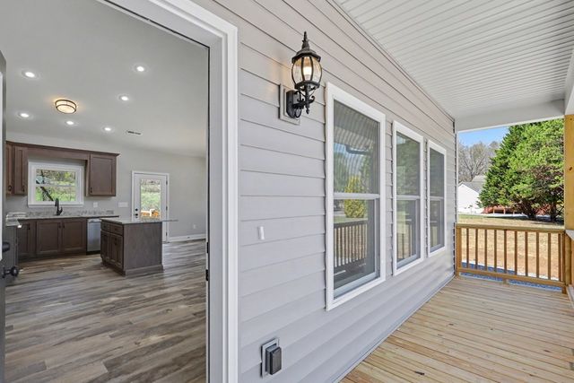 195 Rivers Edge Drive, Hayesville, NC 28904