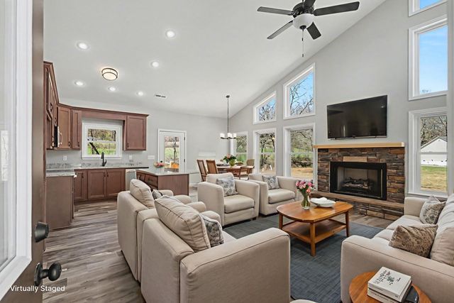 195 Rivers Edge Drive, Hayesville, NC 28904