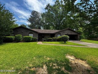 745 Woodlake Drive, Jackson, MS 39206