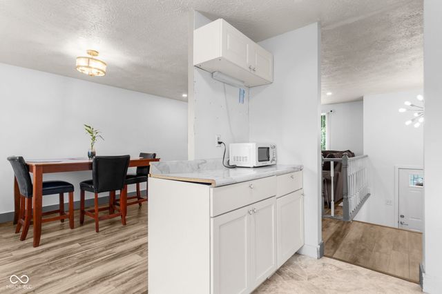9007 Squire Court, Indianapolis, IN 46250
