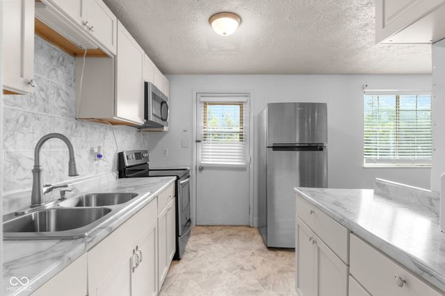 9007 Squire Court, Indianapolis, IN 46250