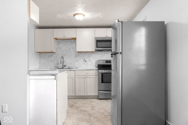 9007 Squire Court, Indianapolis, IN 46250