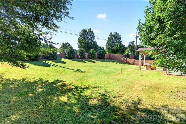 5800 Carmel Road, Charlotte, NC 28226