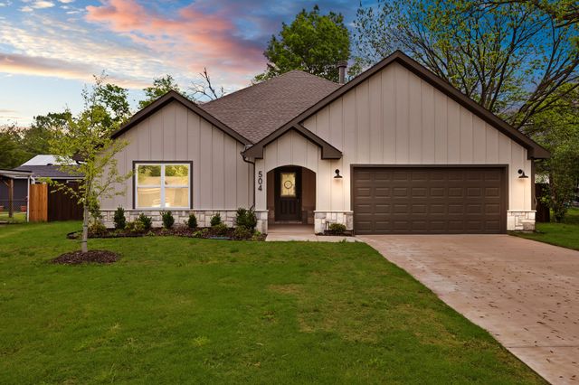 504 Pendleton Street, Farmersville, TX 75442