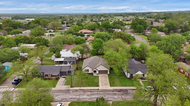 504 Pendleton Street, Farmersville, TX 75442