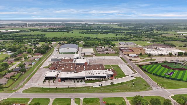 504 Pendleton Street, Farmersville, TX 75442