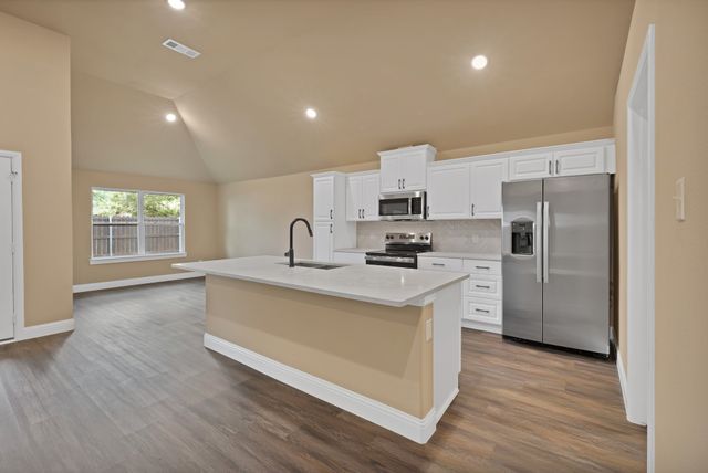 504 Pendleton Street, Farmersville, TX 75442