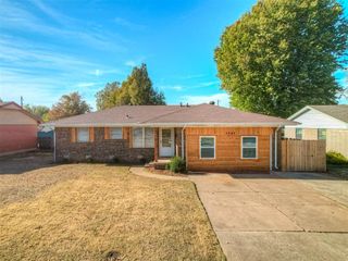 3909 Rosewood Drive, Midwest City, OK 73110