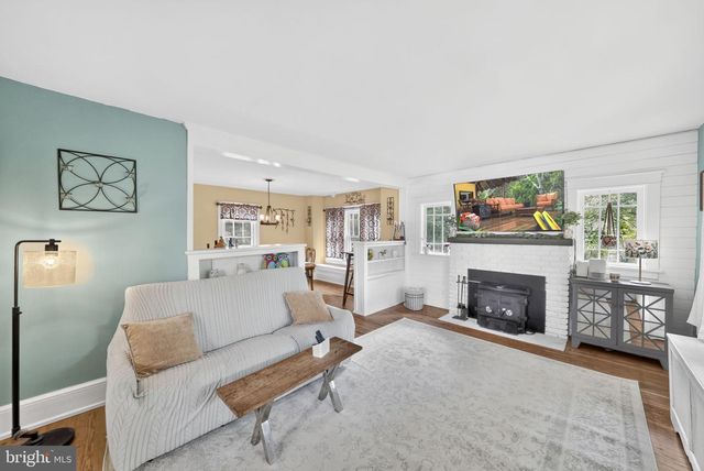 33 S VALLEY AVE, Vineland, NJ 08360